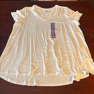 HUE Soft White V-Neck Short Sleeve leggings tee